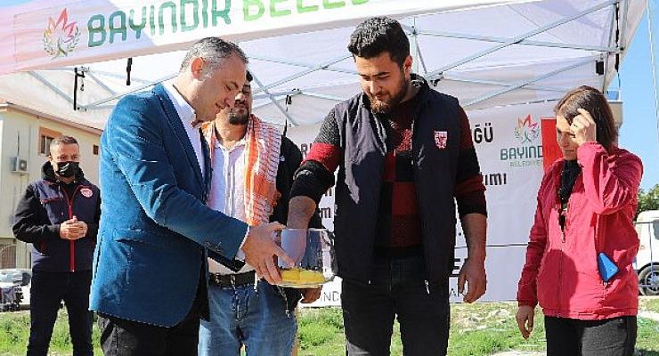İzmir İl Tarım ve Orman Müdürlüğü’nün Küçükbaş ve Kovan Dağıtımı Töreni Bayındır’da Yapıldı
