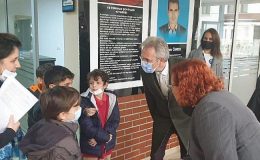 İstanbul Özel Saint-Joseph Fransız Lisesi desteğiyle Şehit Burhan Öner İlkokulu’nda materyal donatılan sınıfın açılışı gerçekleşti.