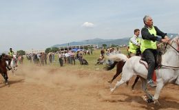 Torbalı’da son olarak 2015 yılında yapılan Rahvan At Yarışları, 7 yıl aradan sonra yeniden ilçede yapılacak