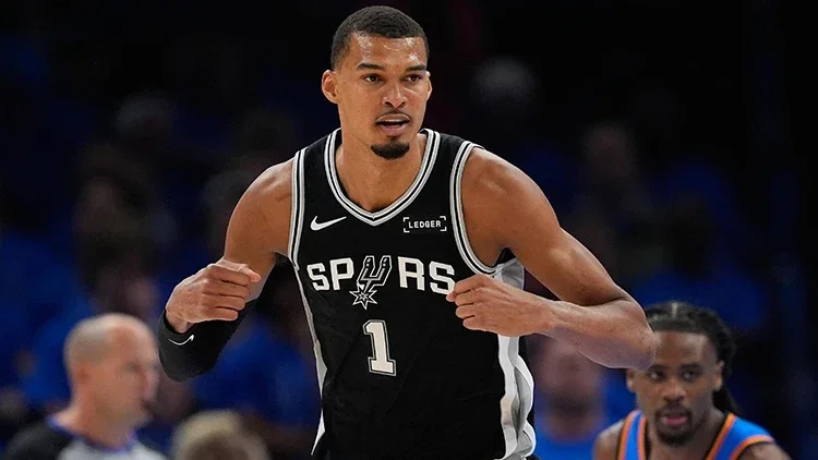 NBA’de Wembanyama Çılgınlığı: Spurs, Batı Finali İlk Maçında Thunder’ı Uzatmada Devirdi!